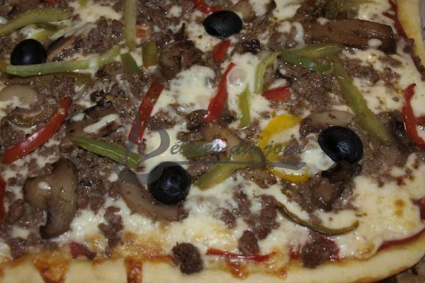 Pizza à la viande hachée