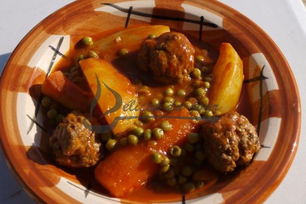 Tajine de boulettes de viande hachée